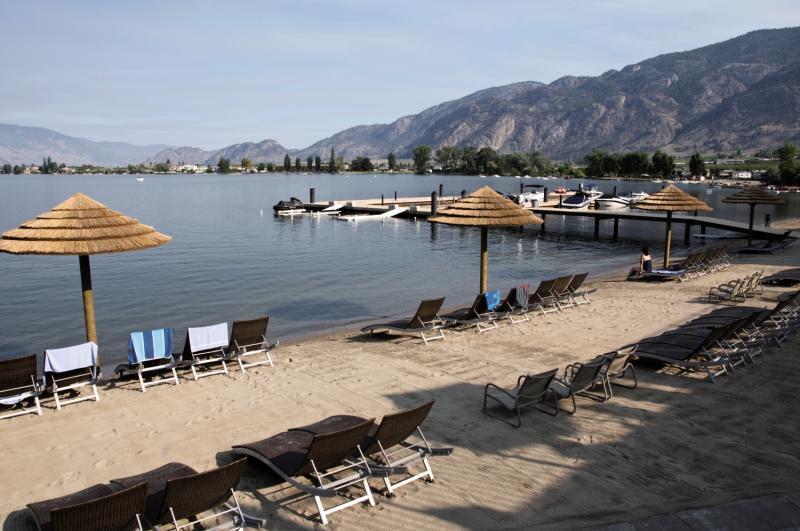 Walnut Beach Resort Osoyoos Exterior photo